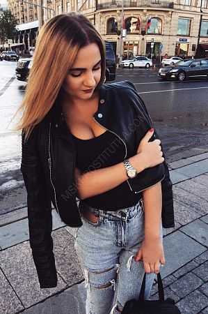 Адель, 89923298468